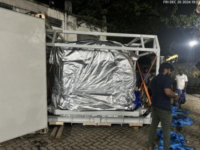 Damaged United Imaging MRI UMR 580-Magnet